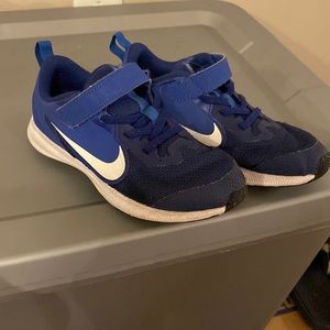 Boys Nike Royal blue sneakers